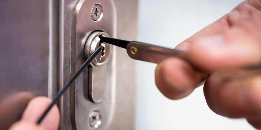 When to Call a Residential Locksmith